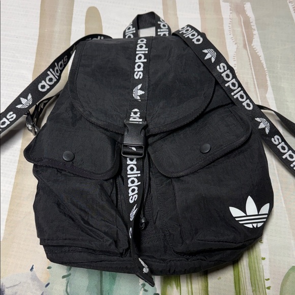 Adidas original Black Utility Backpack with Logo Straps unisex - Picture 2 of 7